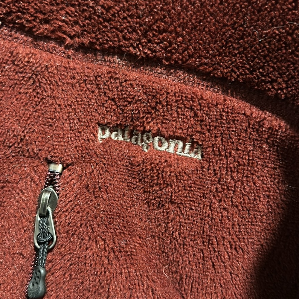 Patagonia R4 jacket. - Picture 2 of 5